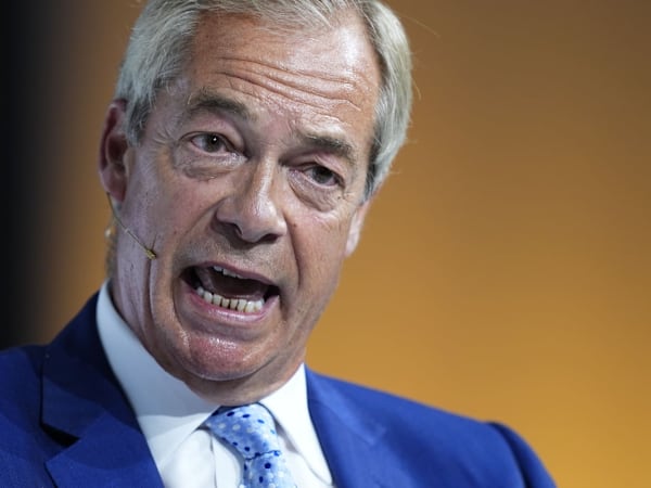 Nigel Farage ‘did not declare financial support from convicted criminal’
