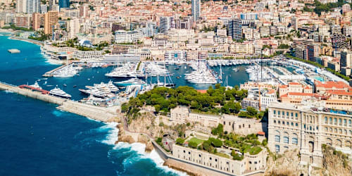 A breathtaking coastal country has the highest life expectancy in the world