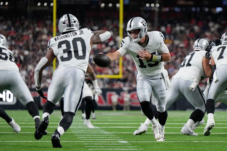 Kubiak: Raiders will decide when to start Mendoza based on his play and not the offense as a whole
