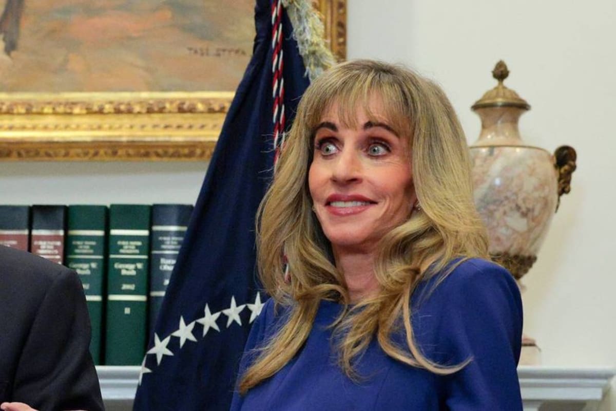 Susan Dell's Appearance Sparks Cosmetic Debate After White House Event