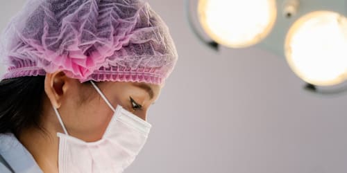 Oncologists share 7 cancer warning signs people often miss
