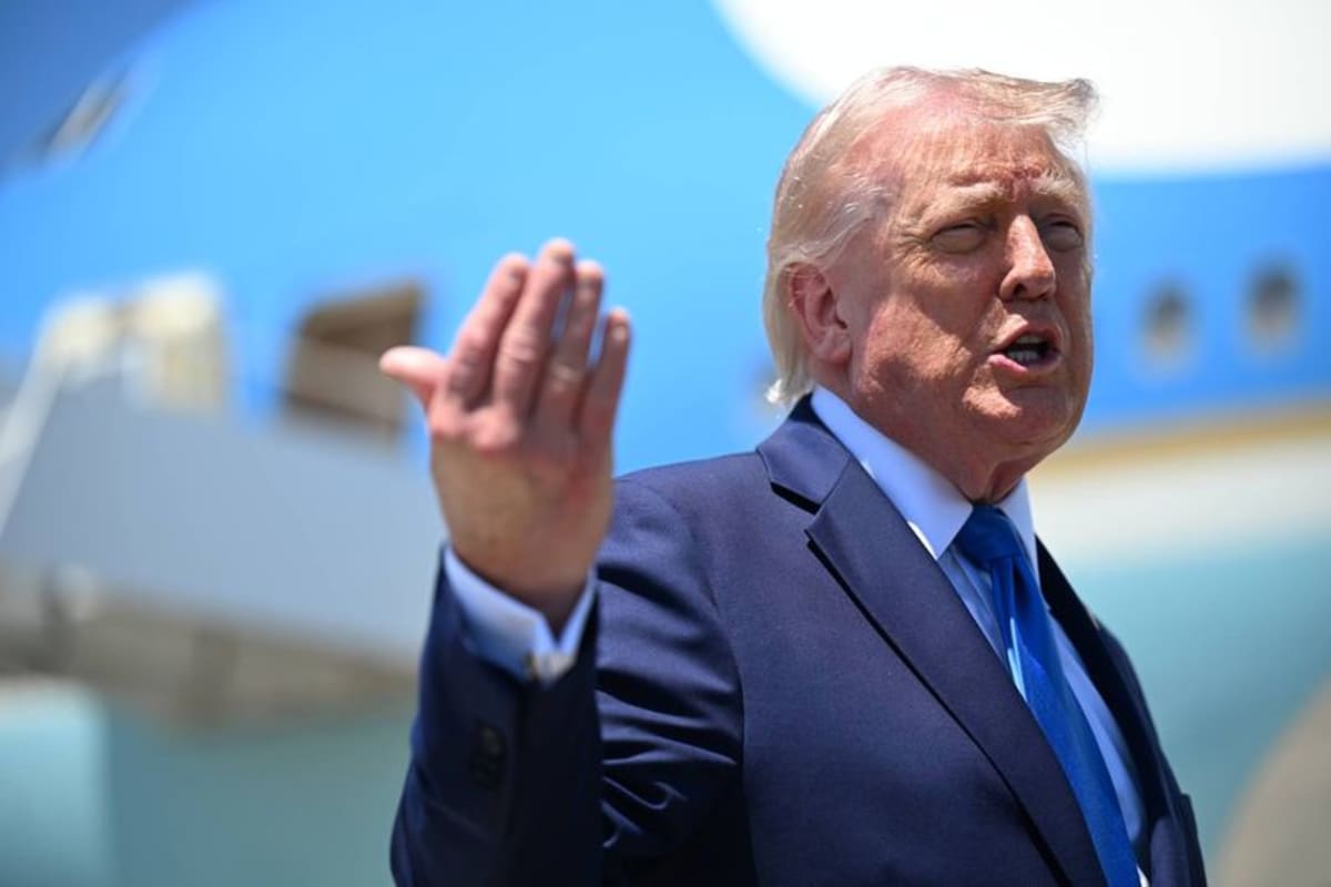Trump's bruise is now 'spreading' in new photo as president struggles ...