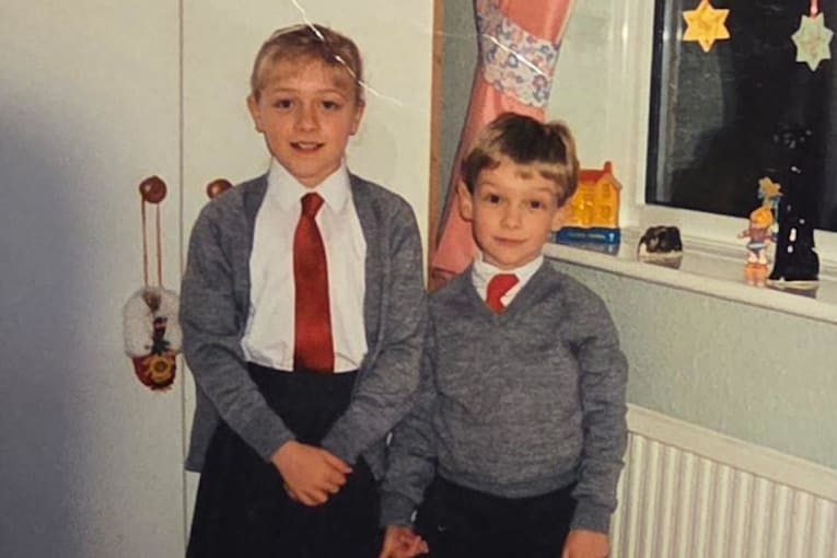 Man tracks down siblings who sent him Christmas present as he fled war 33 years ago