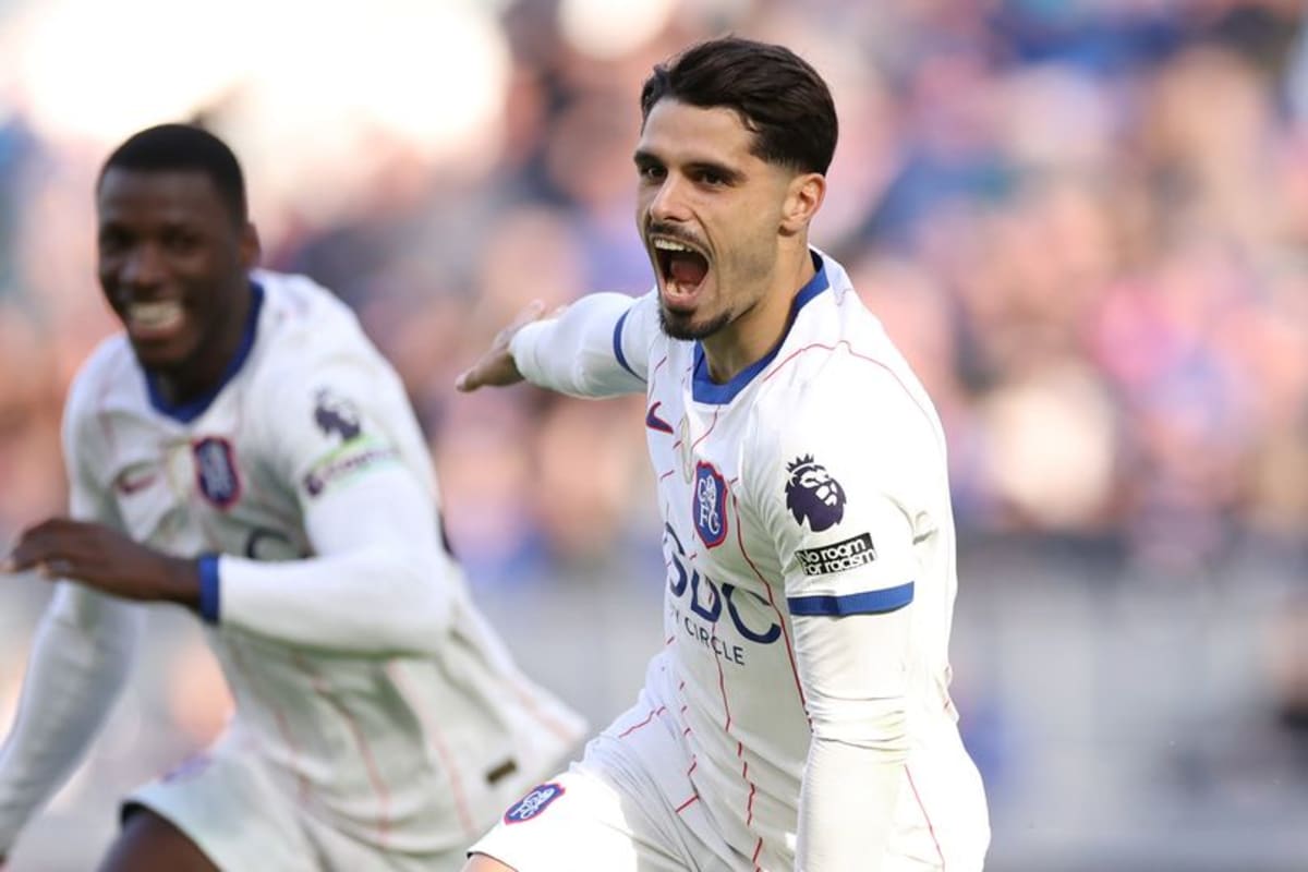 Photo: aol.co.uk Chelsea Defeats Everton 2-0 as Pedro Neto Scores Twice