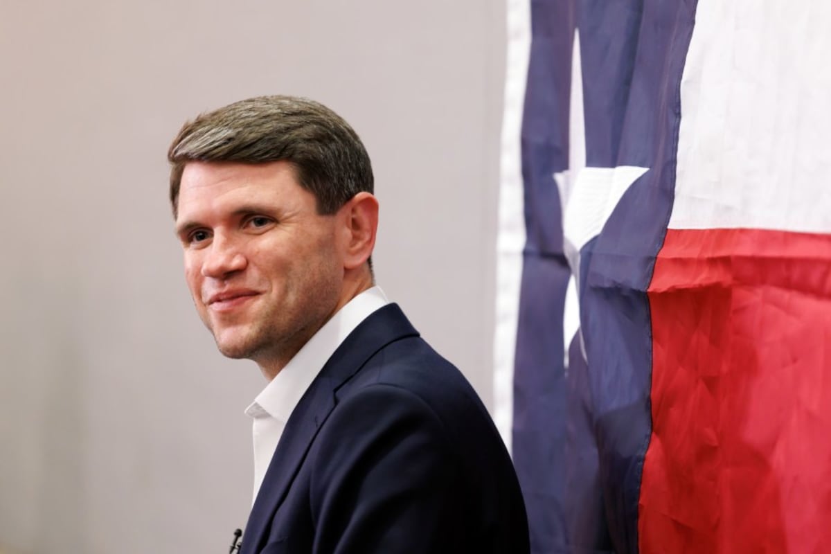 James Talarico brings campaign tour to Texarkana before Nov. 3 vote