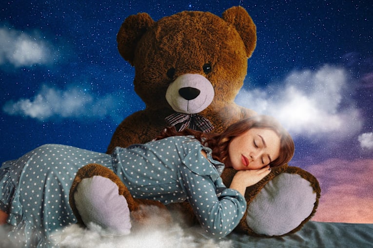 I keep falling asleep when I'm with my boyfriend &mdash; experts say it might actually be a good sign
