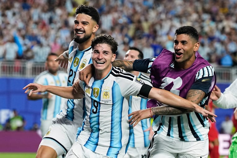 Alvarez&rsquo;s 112th-minute goal helps lift Argentina past Switzerland 3-1 and into World Cup semifinals