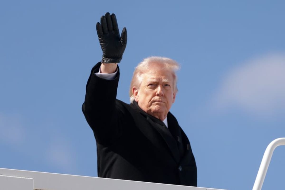MAGA call for 'fat mouth' Trump's impeachment as they abandon president ...