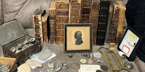 90 amazing old treasures that antique lovers were lucky enough to discover
