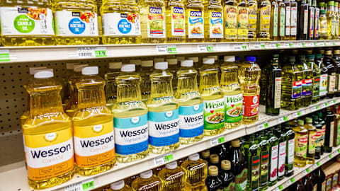 The cooking oils chefs actually use at home &mdash; and why they reach for them