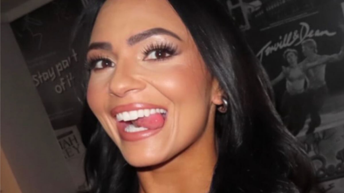 Kiana James Wardrobe Malfunction Not Censored in WWE Wrestling Match - AOL