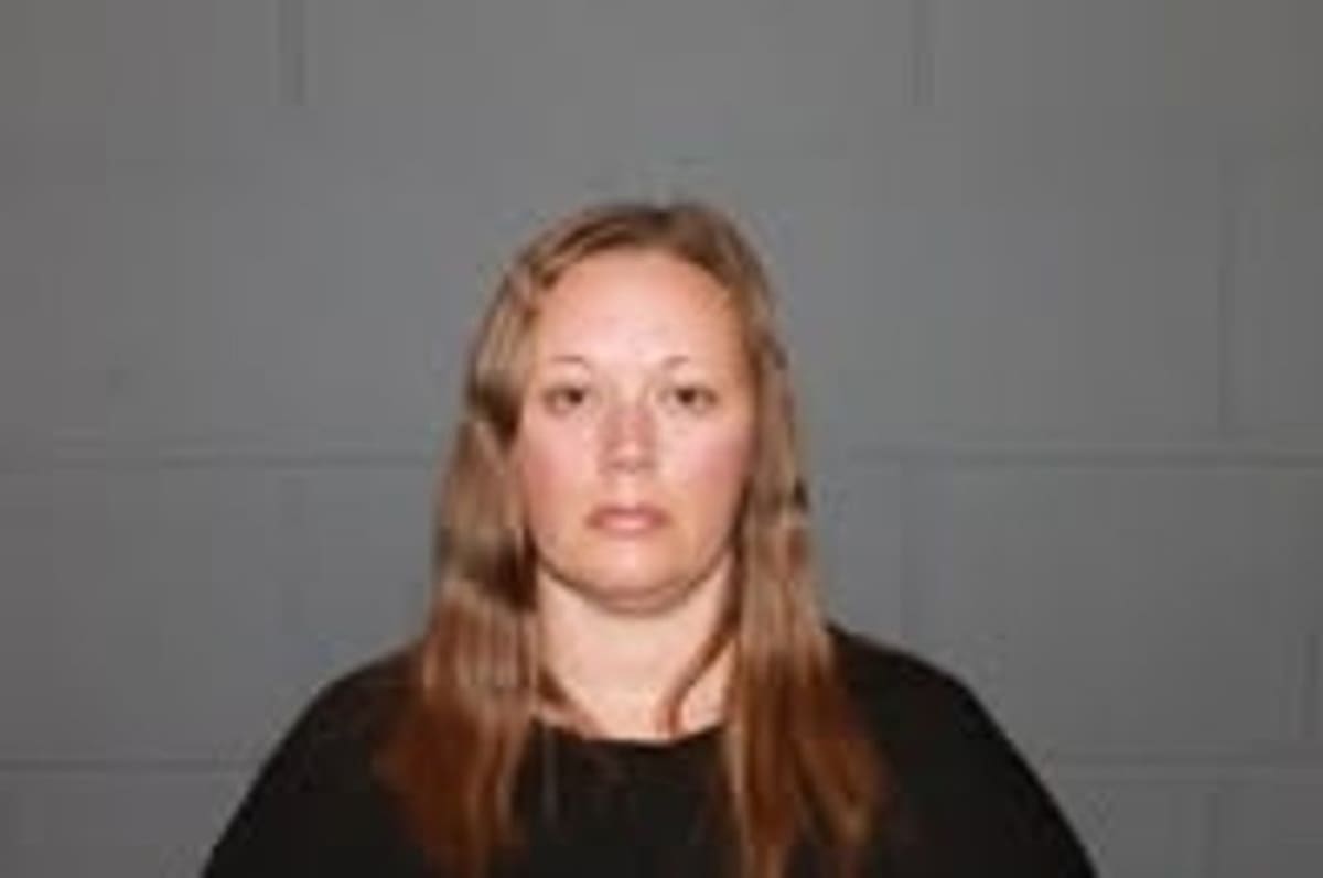 New Photo - Mom told daughter 'lie or be killed' as she 'coached girl to make up abuse claims' about her dad