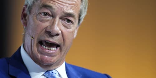 Nigel Farage ‘did not declare financial support from convicted criminal’