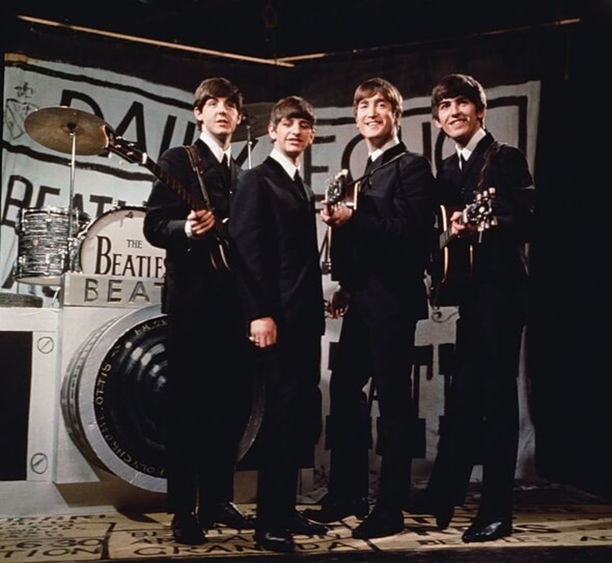 Ringo Signs Ringo Starr reveals emotional moment he found out John Lennon had been ...