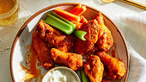 I asked 4 chefs to name the best fast food chicken wings. They all chose the same chain
