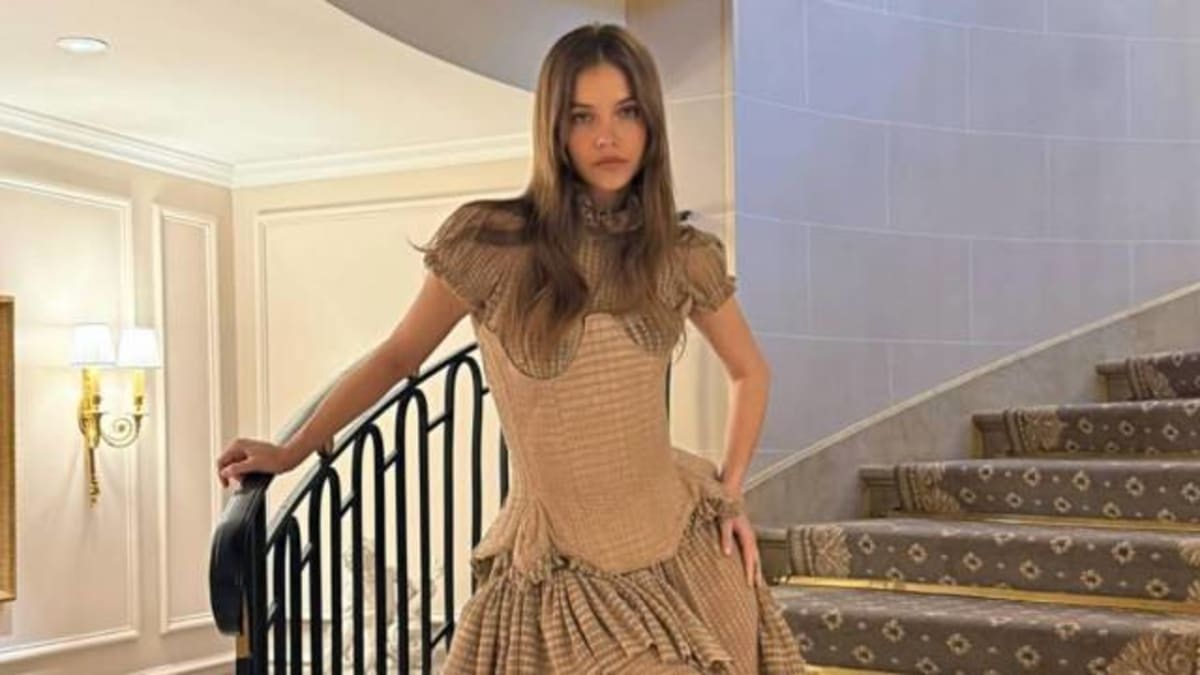 True Styles Barb New Mom Barbara Palvin Admits Motherhood Is โMessyโ & โHard,โ but Worth ...