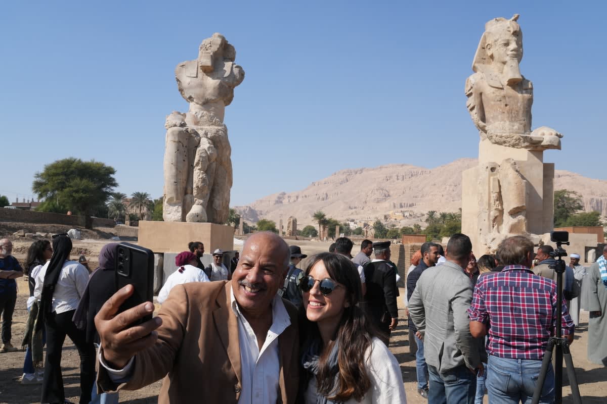 Egypt reveals its new tourist attraction – huge restored colossal ...