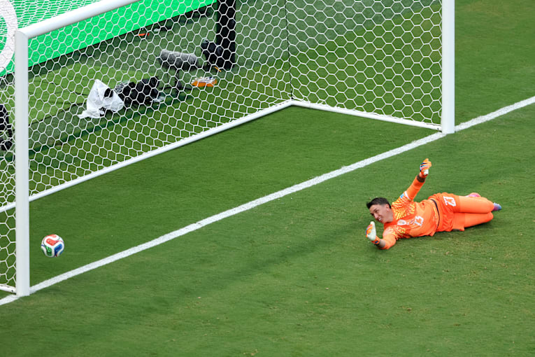 2026 World Cup Group H: Spain wins the group thanks to Fernando Muslera's blunder as Cape Verde takes second over Uruguay