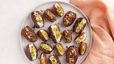 Why dates are everyone’s favorite snack right now
