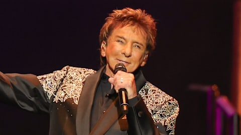 Barry Manilow announces major career move amid health issues