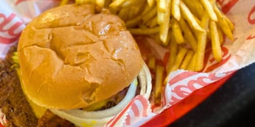 6 burger chains customers think lost their value and 6 that deserve your business