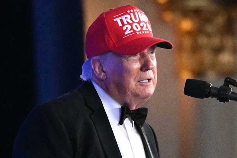 Constitution 'loophole' makes a third term possible for Trump, says law expert