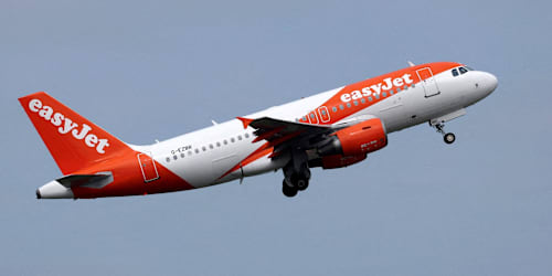 Mid-air 10-person brawl halts easyJet flight