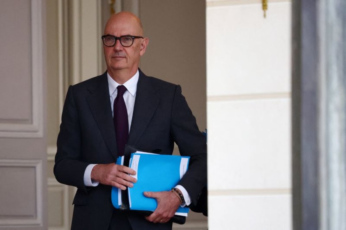 France to be 'strategic' on new debt issues, finance minister tells WSJ
