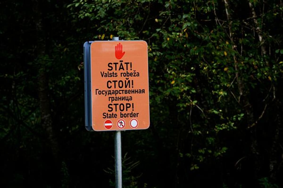 Latvian authorities investigate border breach and sabotage by armed escorts