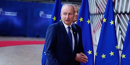Irland unter Druck wegen Alumina-Lieferungen nach Russland – EU-Ratspräsidentschaft überschattet