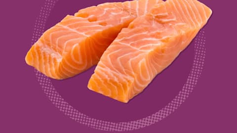Toss Your Salmon Immediately If You Notice These Signs