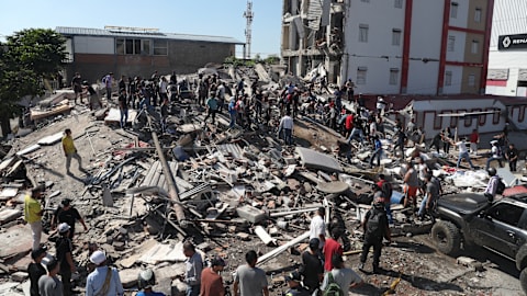 Magnitude 7.4 quake rocks western Colombia, killing at least 111 people