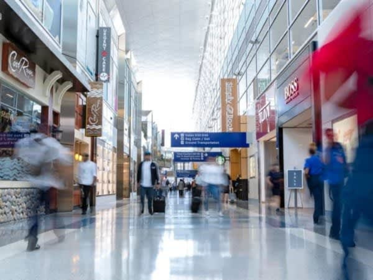 Top tips to navigate DFW Airport during busy, busy spring break 2026 - AOL