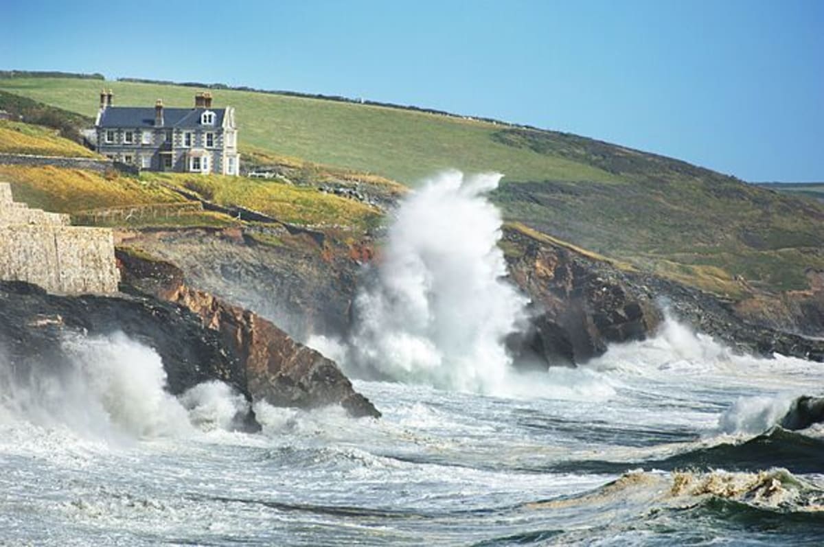 Met Office issues danger to life warning as Storm Austen brings 80mph winds