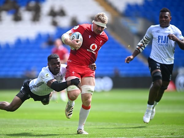 Jac Morgan double earns clinical Wales victory over Fiji in Nations Championship