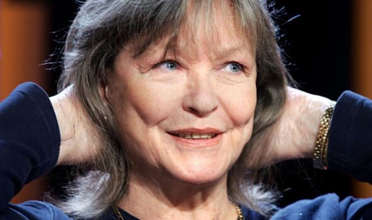 Beloved actress who starred in 80 films dies as devastated tributes pour in