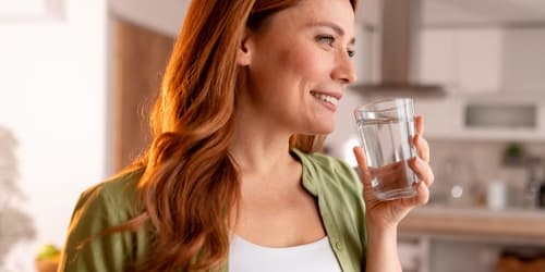 There’s an easy way to tell exactly how much water you should be drinking