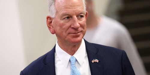 Sen. Tommy Tuberville claims ‘many’ airline pilots, air traffic controllers are ‘part of the furry community’