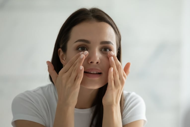I swear by this $38 under-eye stick for looking more awake &mdash; so I&rsquo;m trying this cheaper Amazon alternative