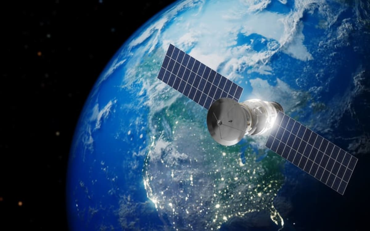 Planet Labs' 2026 Outlook: Government Contracts Power Revenue Growth - AOL