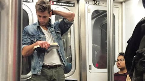 I&rsquo;m obsessed with hot men reading (and don&rsquo;t care that it&rsquo;s performative)