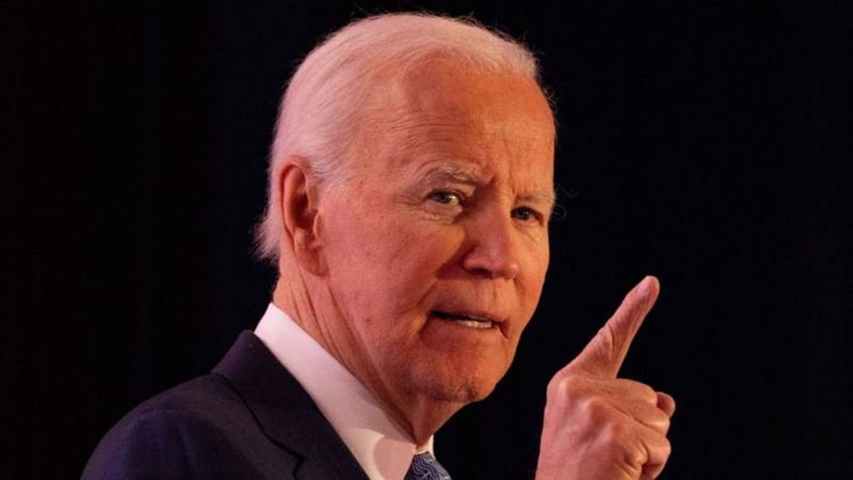 Joe Biden Poses for Rare Photo With Daughter Ashley After Son Hunter Calls Ex-Prez's Cancer Battle 'Really Sad'