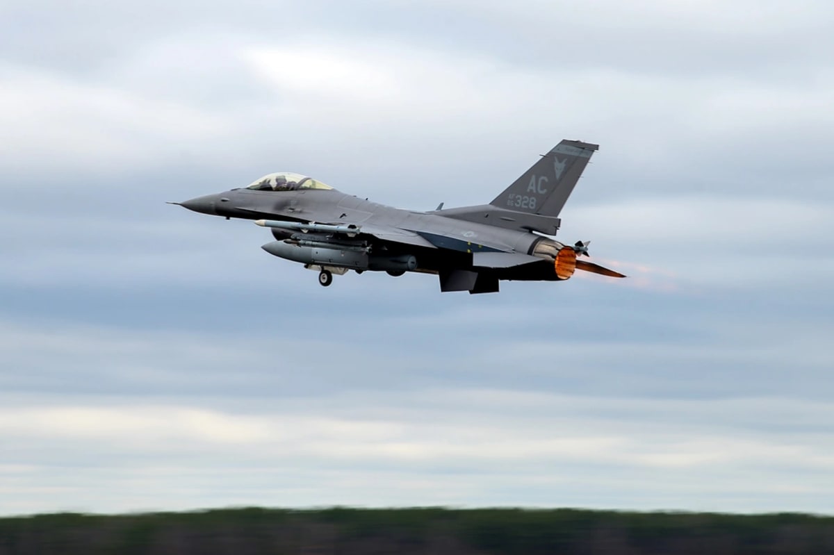 F-16 uses 