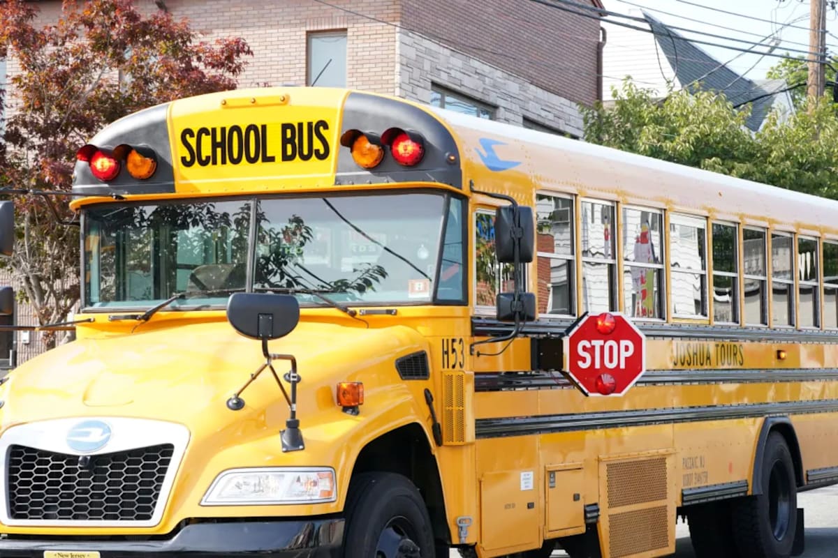 Hempstead flips on Long Island school-bus-cam scandal, now claims $20M ...