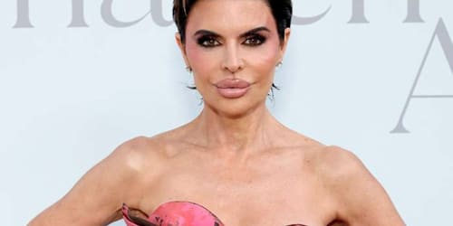 Lisa Rinna, 63, shows off her ripped abs in bikini selfie