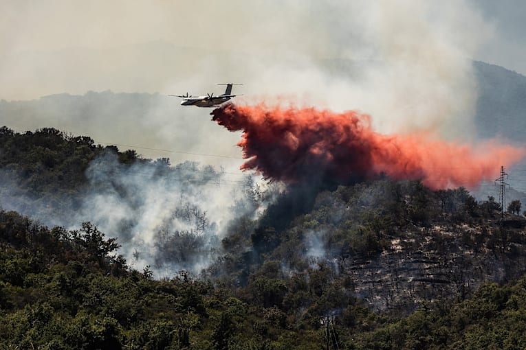 Raging wildfires in France prompt thousands of evacuations in 27 towns