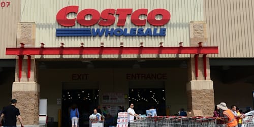 NY grandmother threatens lawsuit after allegedly slipping on broccoli at Costco, fracturing her knee