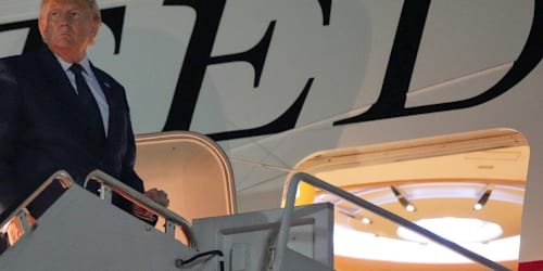 Trump unexpectedly switches back to old Air Force One, sidelining Qatari jet