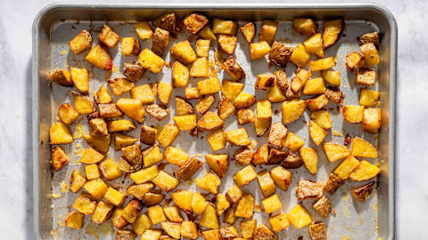 The only way i’m roasting potatoes from now on (it’s genius)