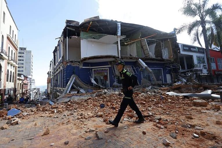 Colombia earthquake sparks civil war fears and threats of 'insurrection'